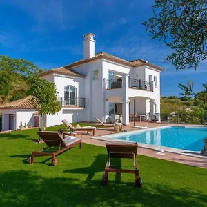 villa-latina-golf-arcos-de-la-frontera-by-ruralidays.es-andalucia.com/